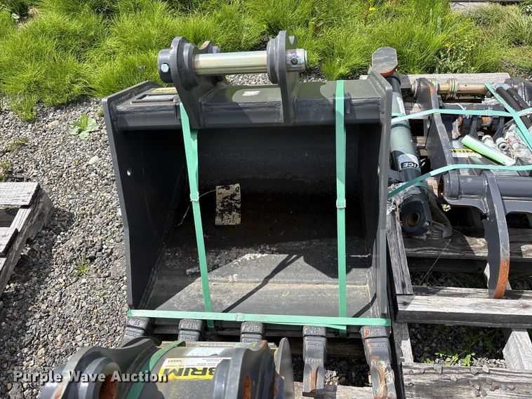 image for item ET0678 Excavator attachments