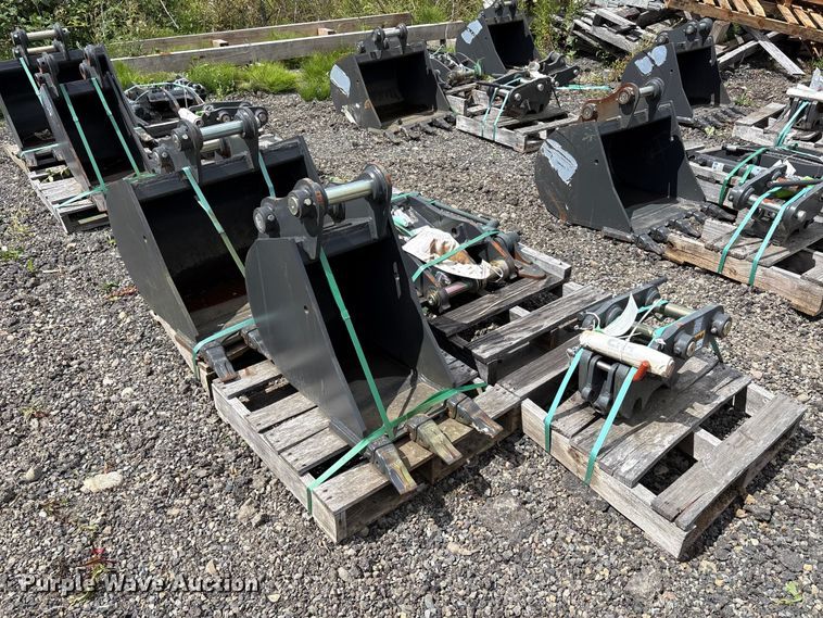 image for item ET0679 Excavator attachments
