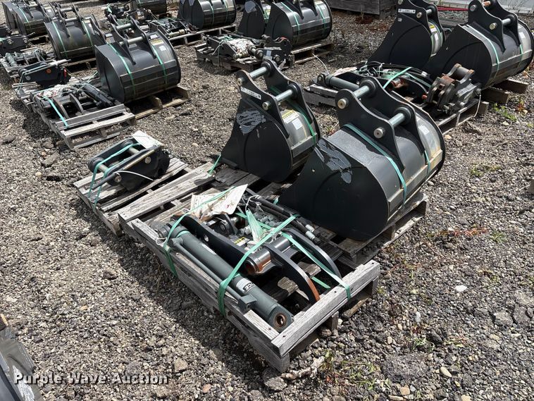 image for item ET0679 Excavator attachments