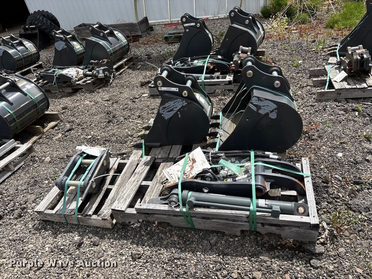 image for item ET0679 Excavator attachments