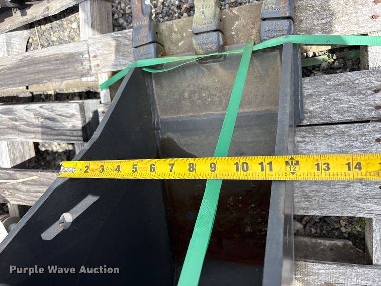 image for item ET0679 Excavator attachments