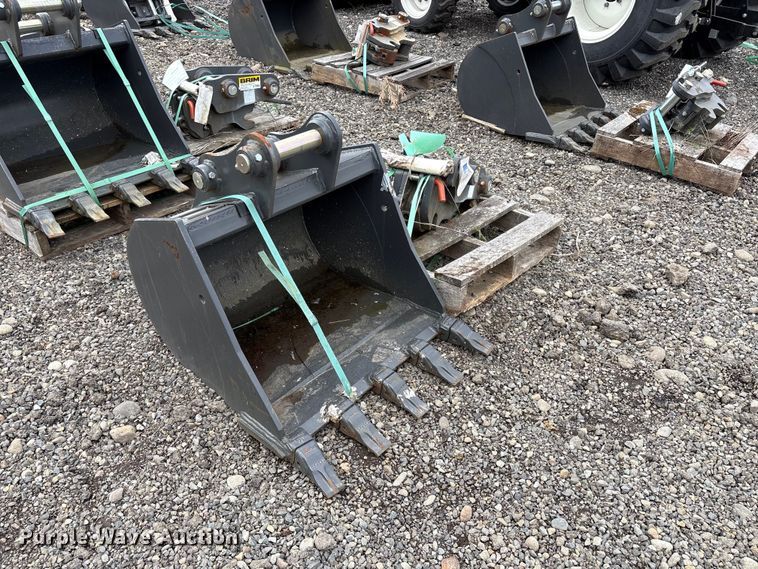 image for item ET0684 Excavator attachments