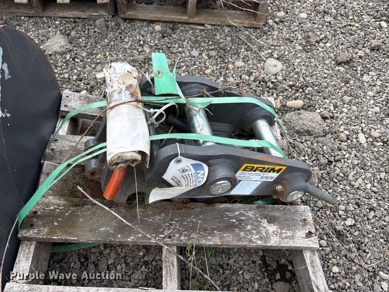 image for item ET0684 Excavator attachments