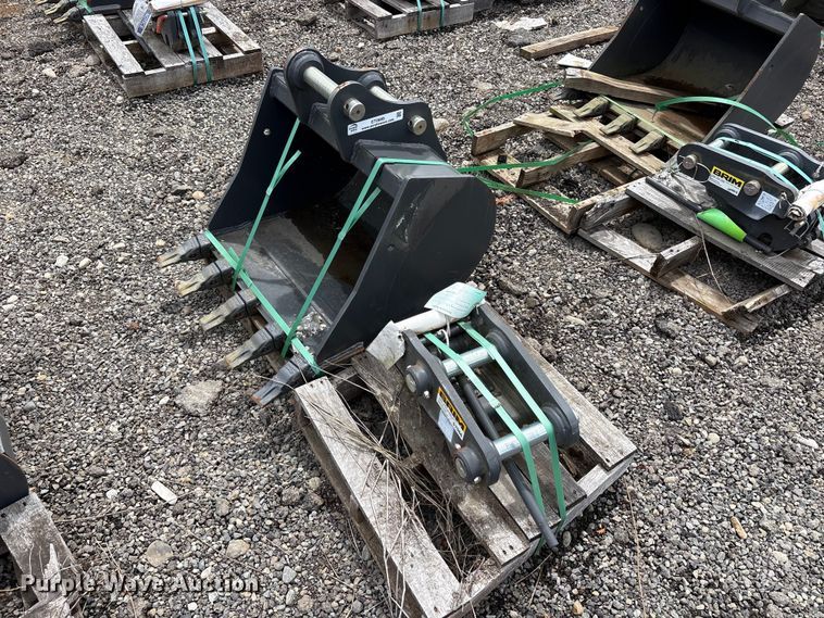 image for item ET0685 Excavator attachments