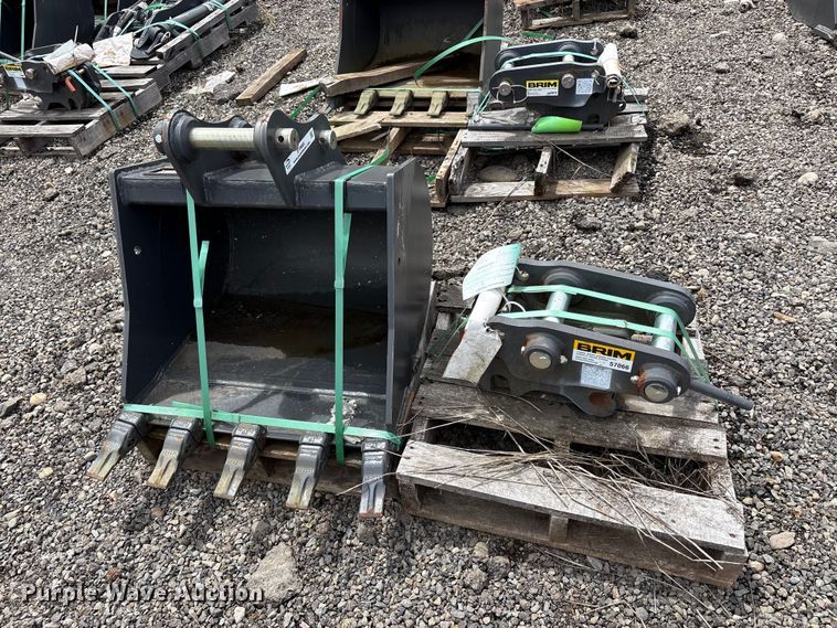 image for item ET0685 Excavator attachments