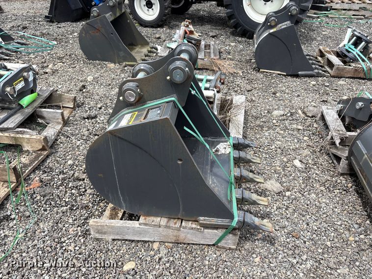 image for item ET0685 Excavator attachments