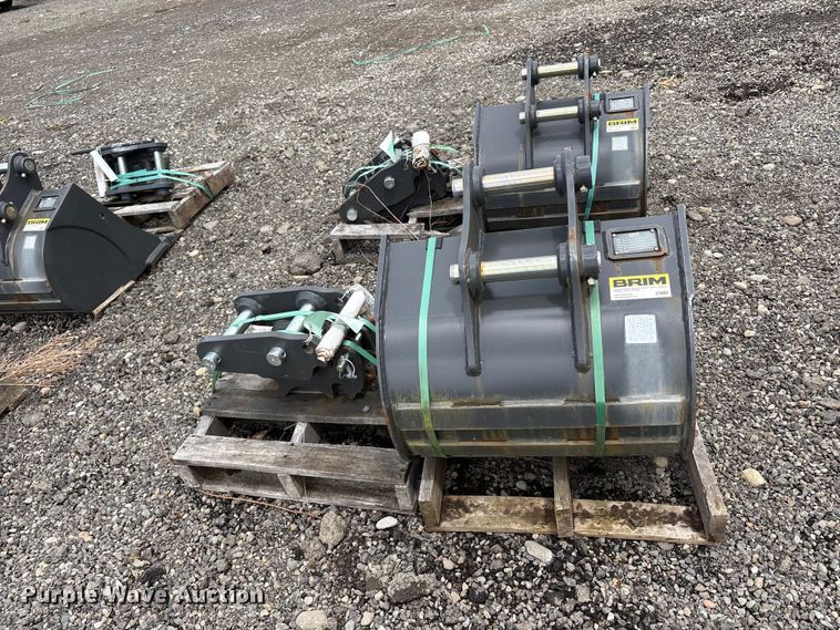 image for item ET0685 Excavator attachments