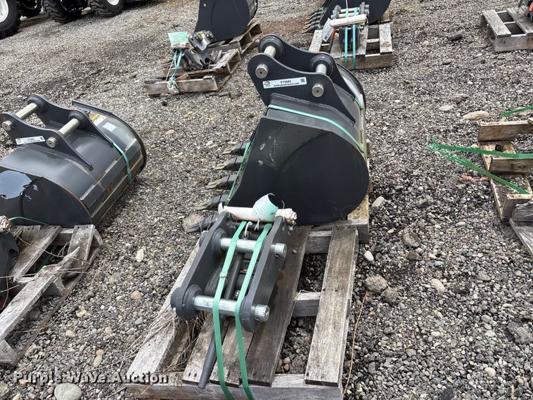 image for item ET0685 Excavator attachments