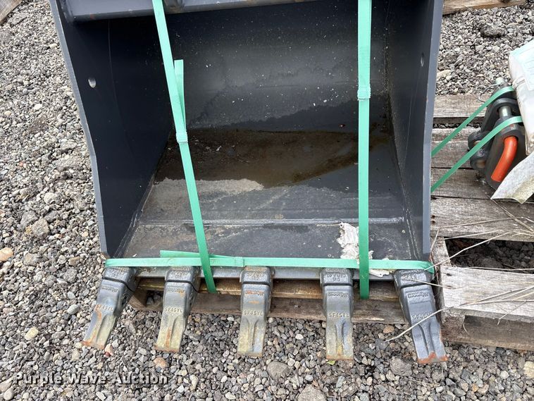 image for item ET0685 Excavator attachments