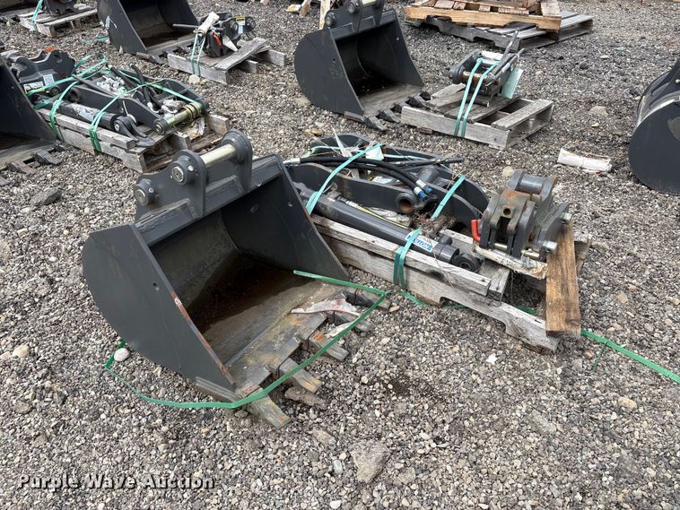 image for item ET0687 Excavator attachments