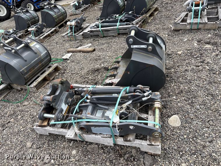 image for item ET0687 Excavator attachments