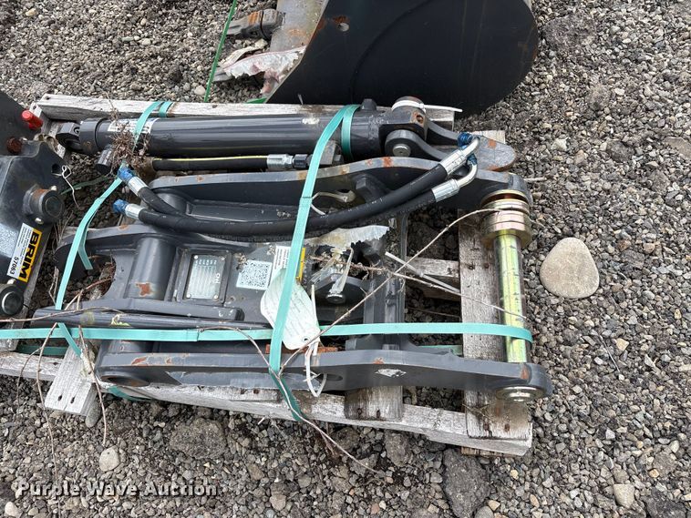 image for item ET0687 Excavator attachments