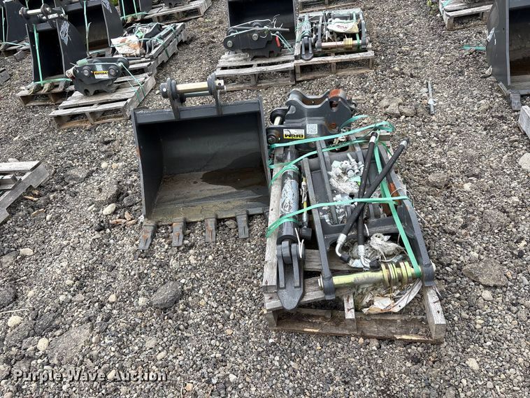 image for item ET0688 Excavator attachments