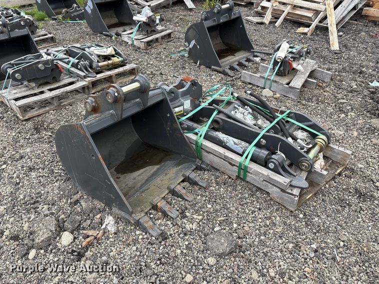 image for item ET0688 Excavator attachments
