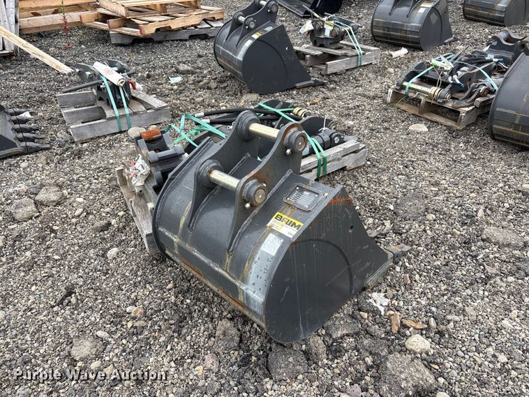 image for item ET0688 Excavator attachments