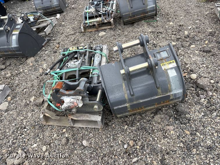 image for item ET0688 Excavator attachments