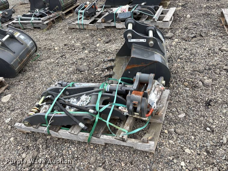 image for item ET0688 Excavator attachments