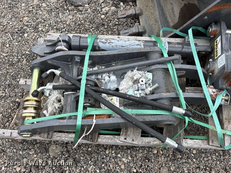 image for item ET0688 Excavator attachments