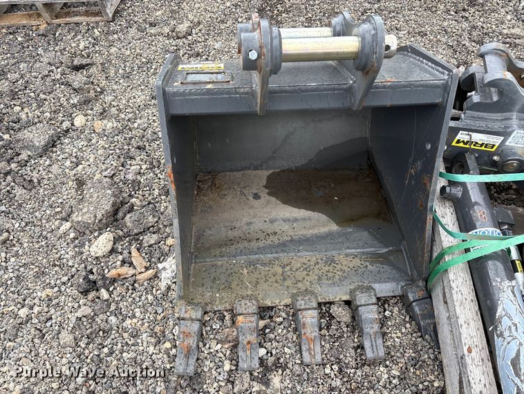 image for item ET0688 Excavator attachments