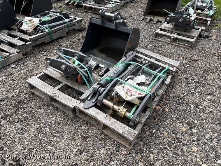 image for item ET0689 Excavator attachments