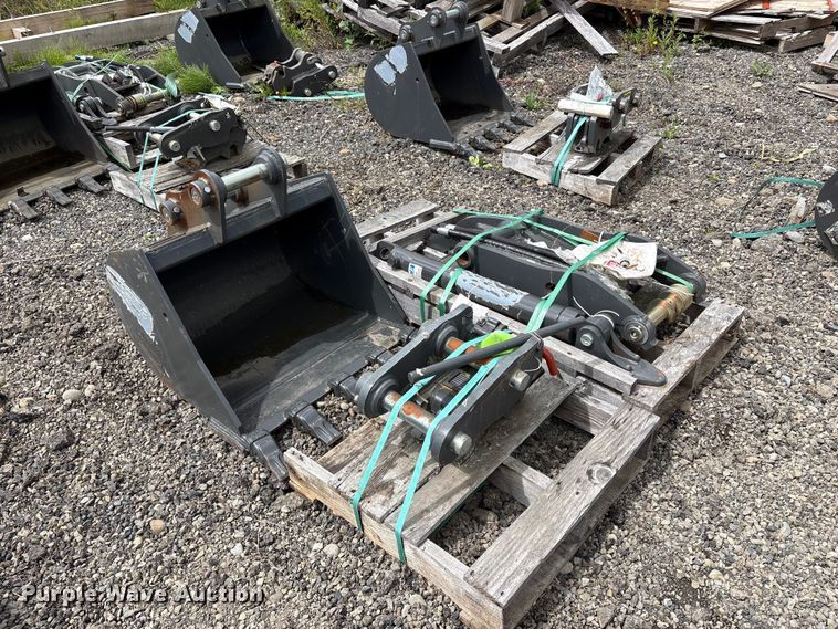 image for item ET0689 Excavator attachments