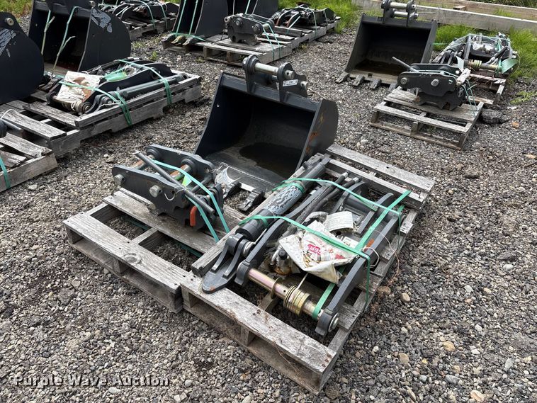 image for item ET0689 Excavator attachments