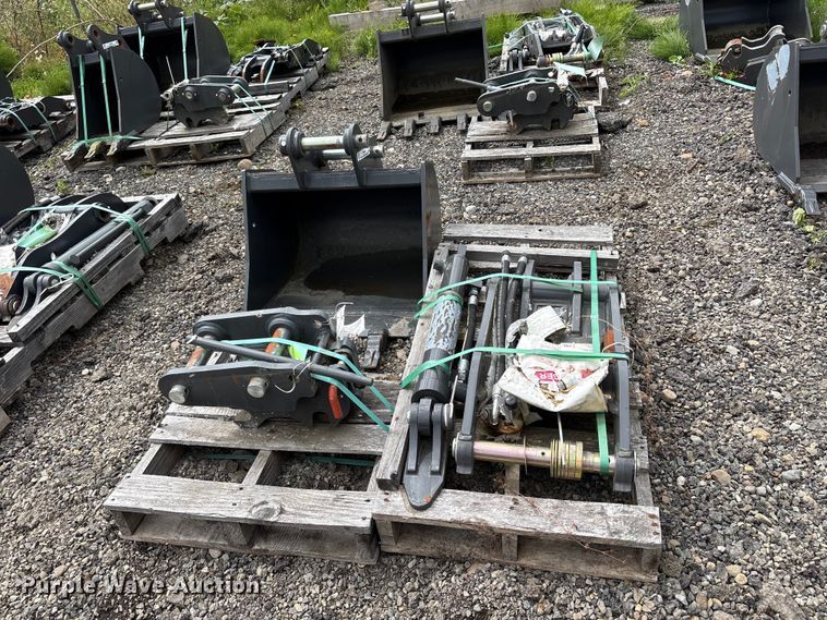 image for item ET0689 Excavator attachments