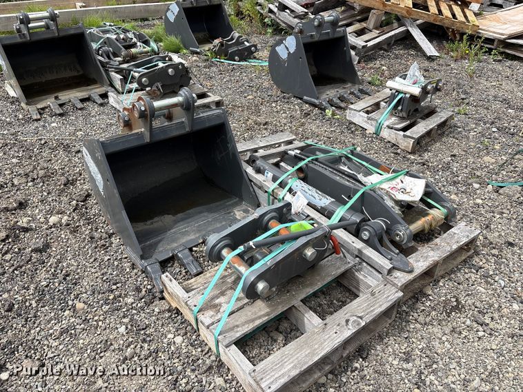 image for item ET0689 Excavator attachments