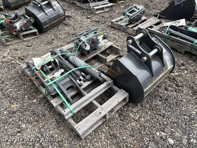 image for item ET0689 Excavator attachments