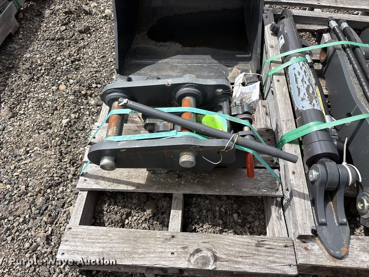image for item ET0689 Excavator attachments
