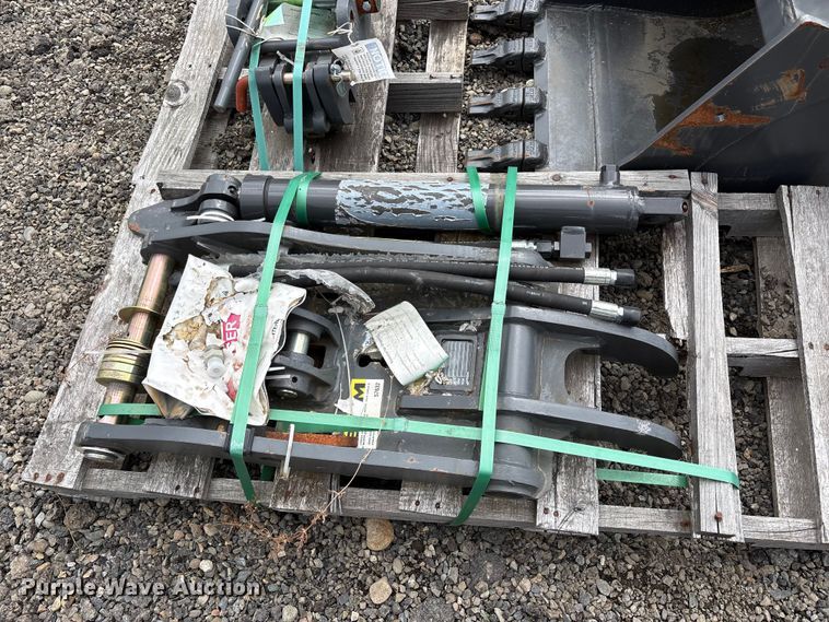 image for item ET0689 Excavator attachments