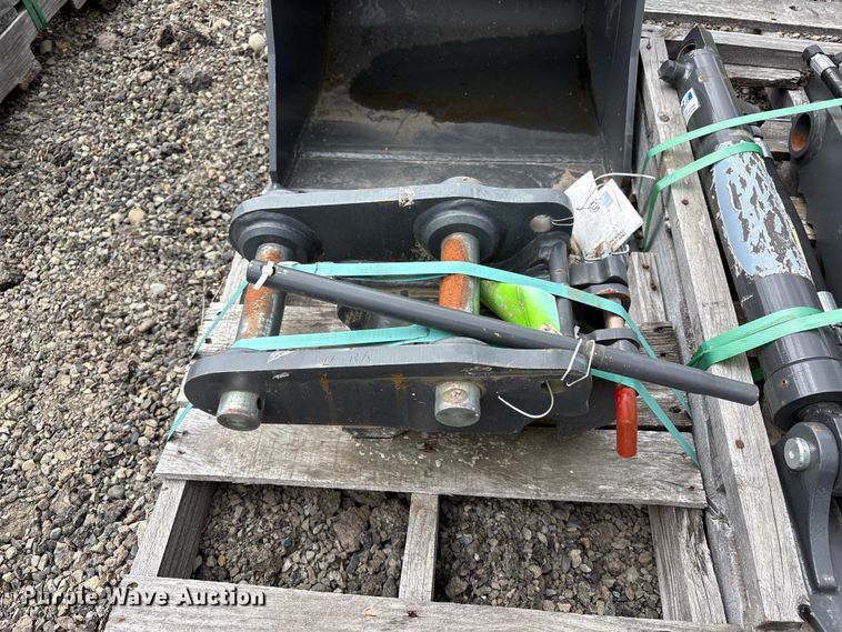 image for item ET0689 Excavator attachments