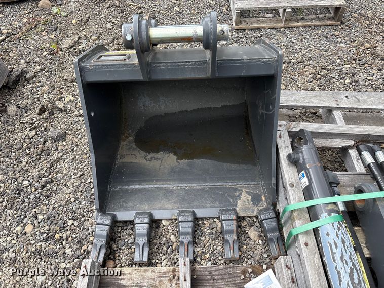 image for item ET0689 Excavator attachments