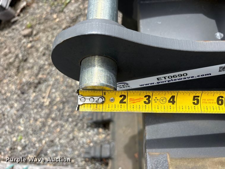 image for item ET0690 Excavator attachments