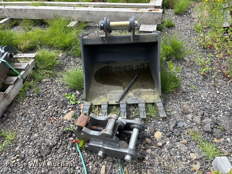 image for item ET0691 Excavator attachments