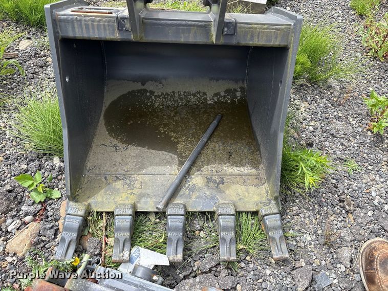 image for item ET0691 Excavator attachments
