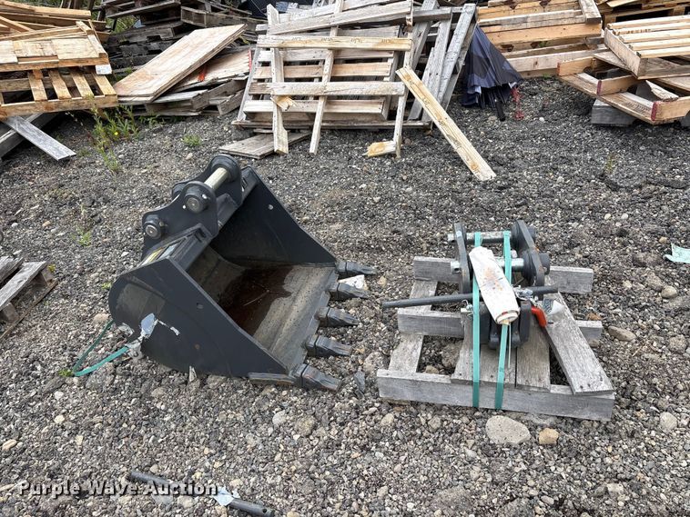 image for item ET0693 Excavator attachments