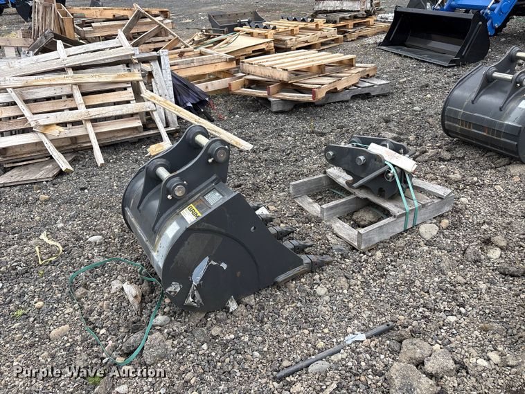 image for item ET0693 Excavator attachments