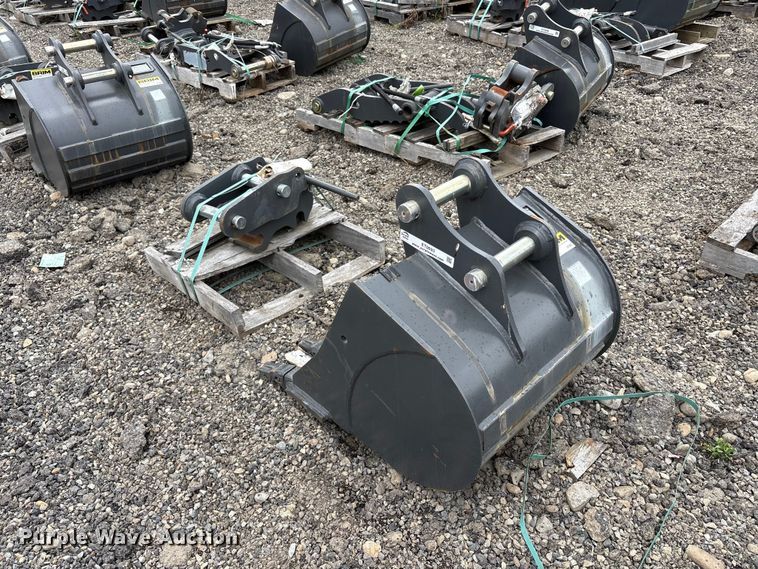 image for item ET0693 Excavator attachments