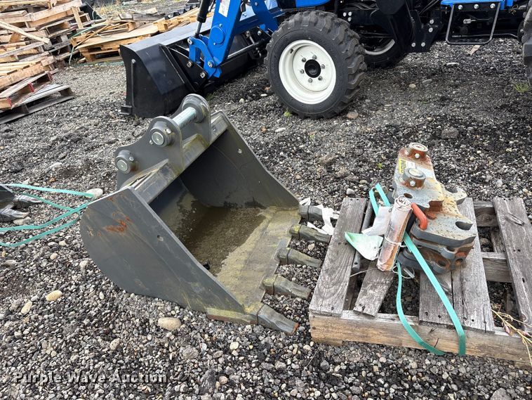 image for item ET0696 Excavator attachments