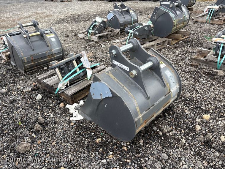 image for item ET0696 Excavator attachments