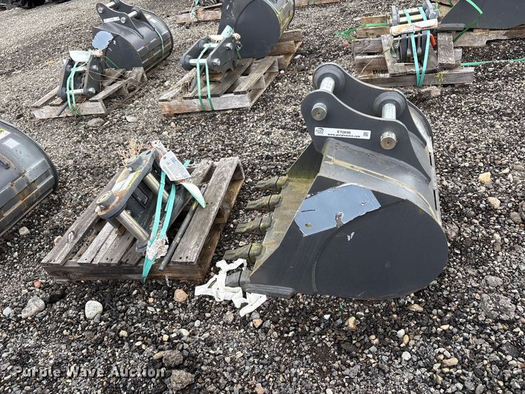 image for item ET0696 Excavator attachments