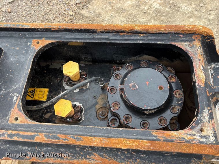 image for item ET2254 2018 JCB HM270T breaker