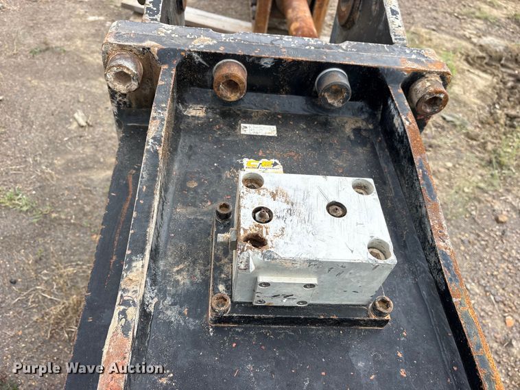 image for item ET2254 2018 JCB HM270T breaker