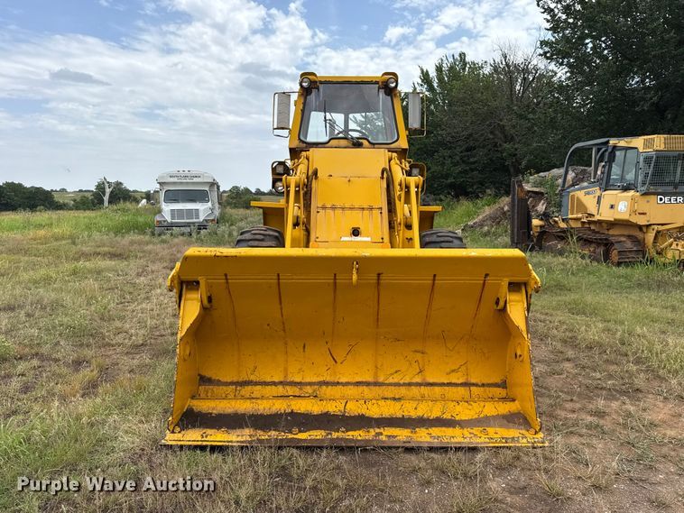 image for item ET6397 1983 Case W18B wheel loader