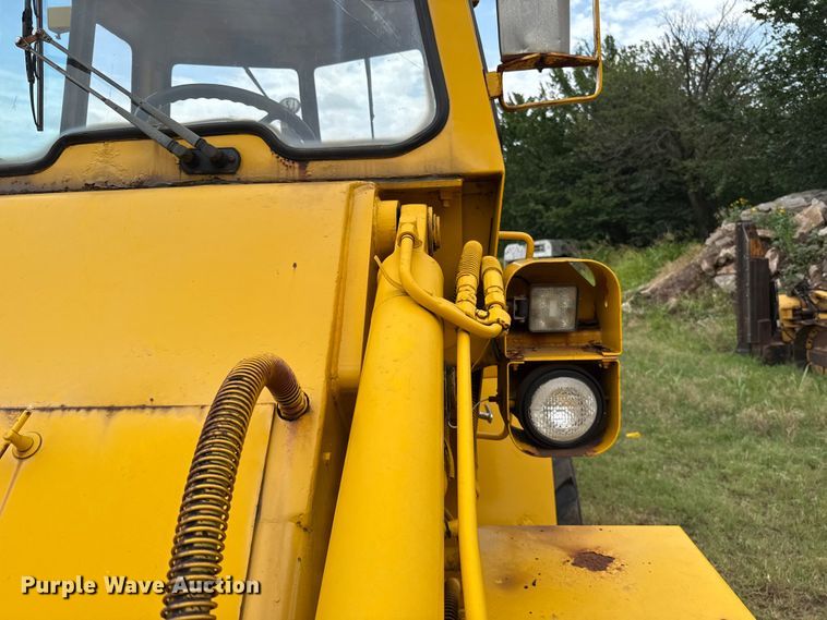 image for item ET6397 1983 Case W18B wheel loader