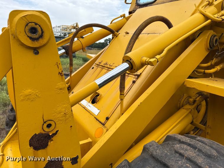 image for item ET6397 1983 Case W18B wheel loader