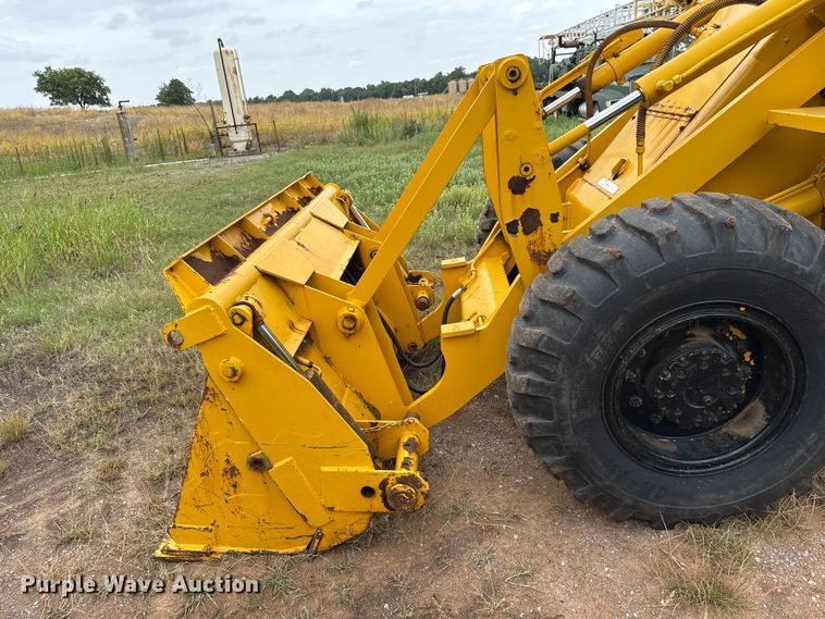 image for item ET6397 1983 Case W18B wheel loader