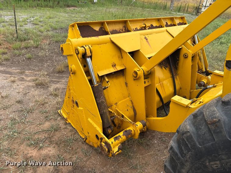image for item ET6397 1983 Case W18B wheel loader