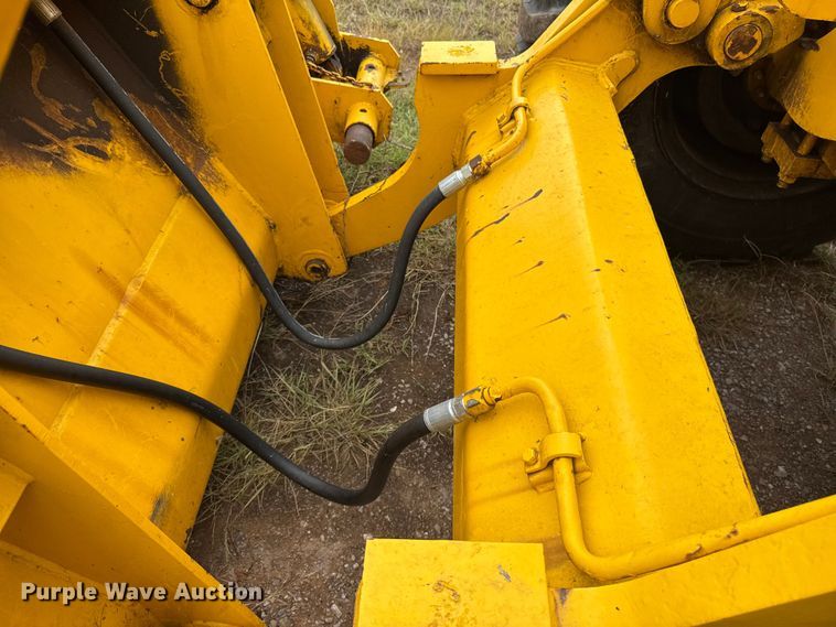 image for item ET6397 1983 Case W18B wheel loader